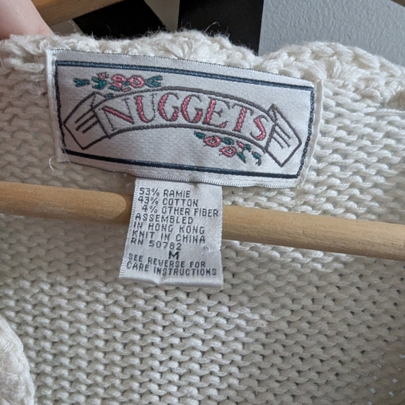 Off white cotton blend knitted floral motif Sweater by Nuggets, red roses size m - Picture 2 of 3